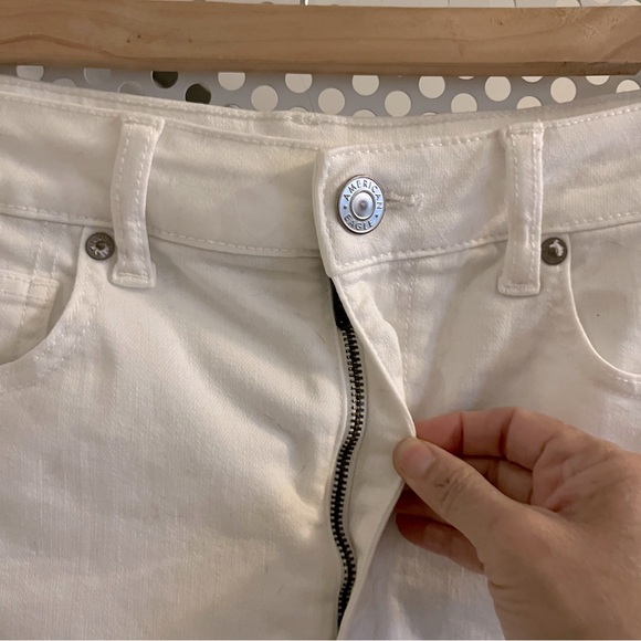 American Eagle Super Stretch Denim Mini Skirt Size 12 Classic White Frayed Hem - Picture 5 of 11